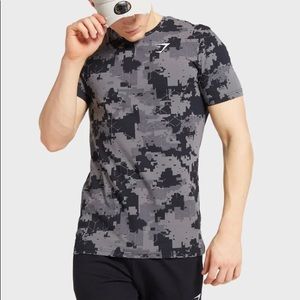 Gymshark Men's M Critical T-Shirt Grey Digital Camo Short sleeve